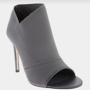 CHARLES DAVID HEELS SIZE 9